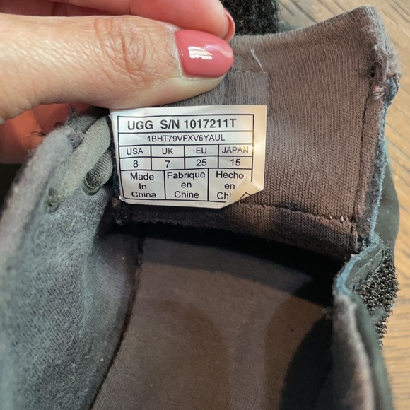 Ugg toddler boots - Picture 6 of 7